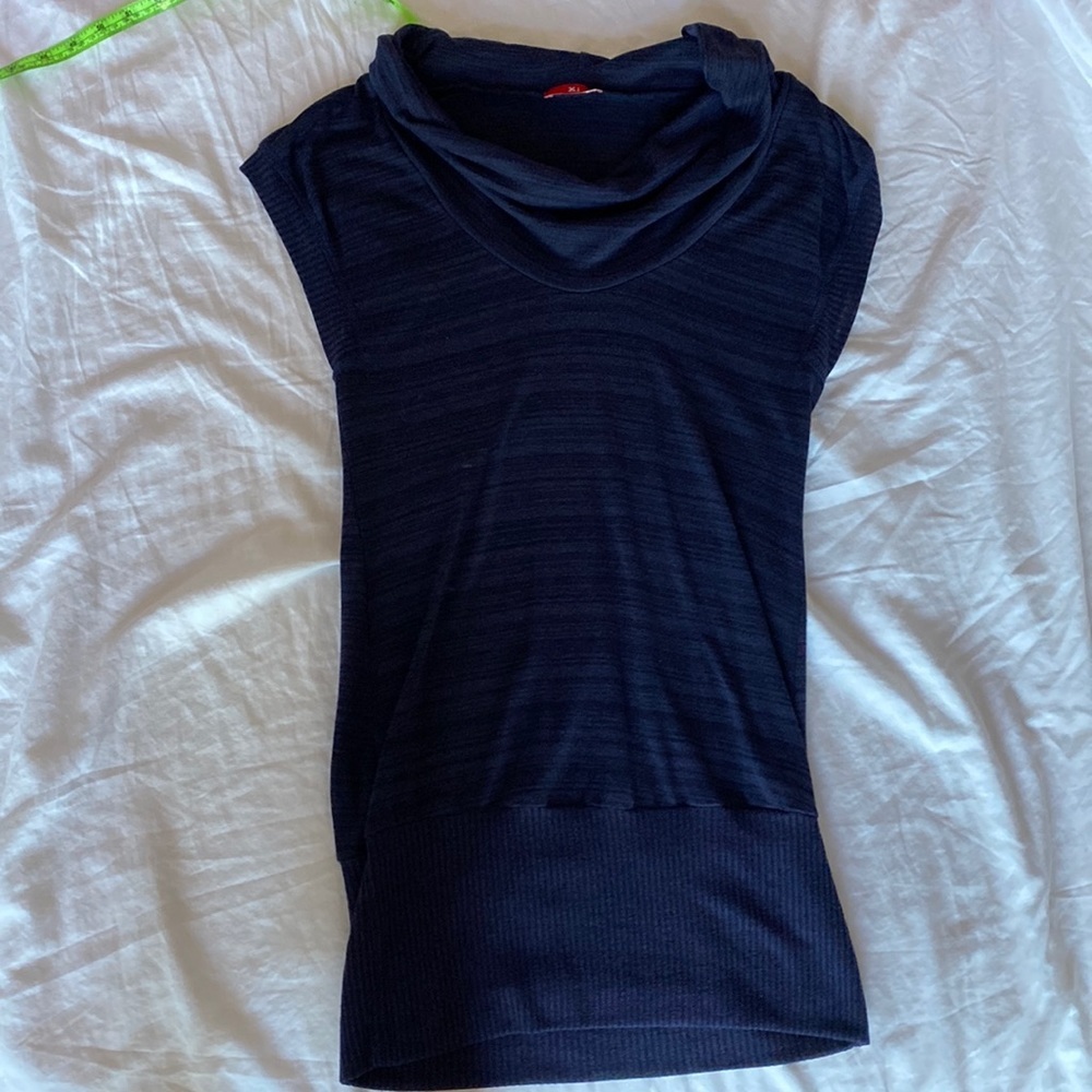 Xi woman’s blue sweater dress size small